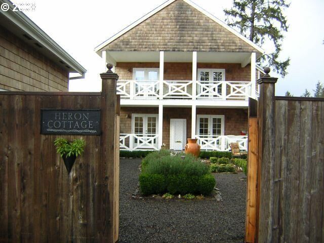 Property Photo:  782 Woodland Ct  OR 97138 