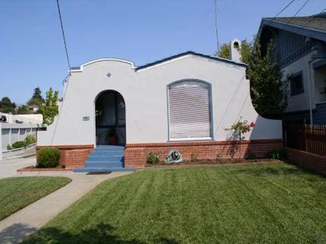 Property Photo:  22166 Montgomery St  CA 94541-3940 