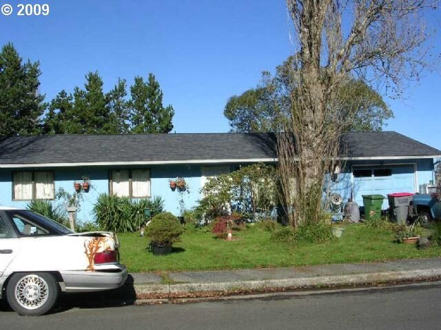 Property Photo:  533 SW 1st Pl  OR 97146 