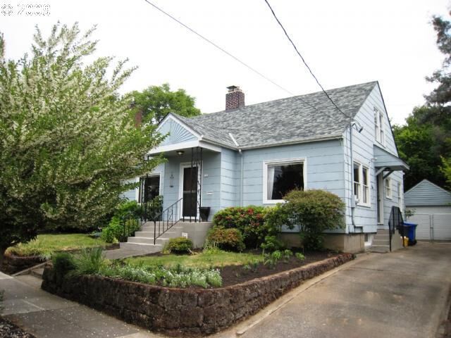 Property Photo: 536 SE 48th Ave OR 97215