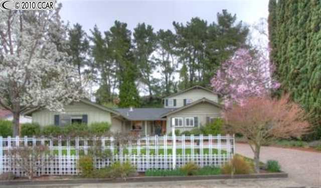 Property Photo:  27 Whitehall Dr  CA 94563-4225 