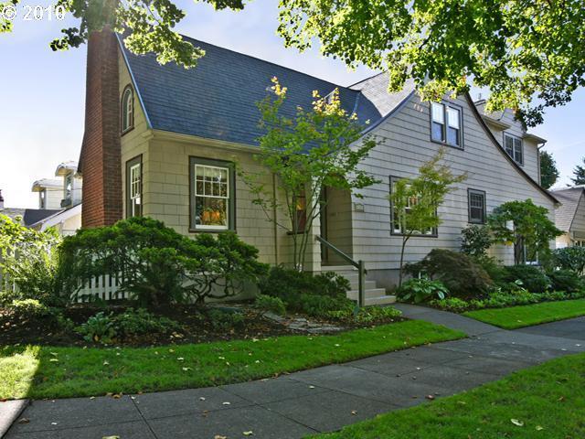 Property Photo: 4230 NE Stanton St OR 97213