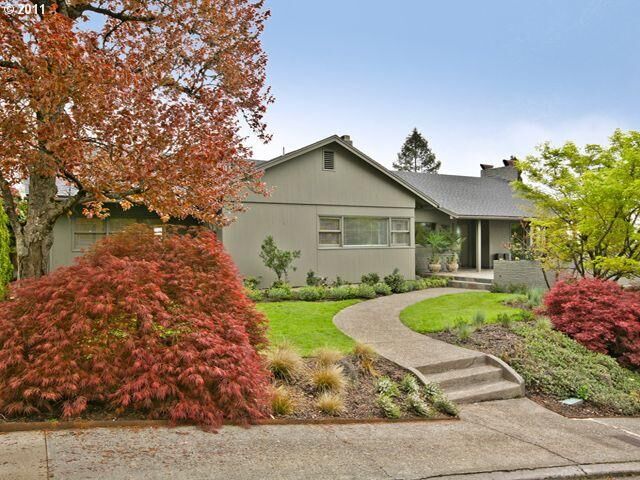 Property Photo:  755 NW Powhatan Ter  OR 97210 