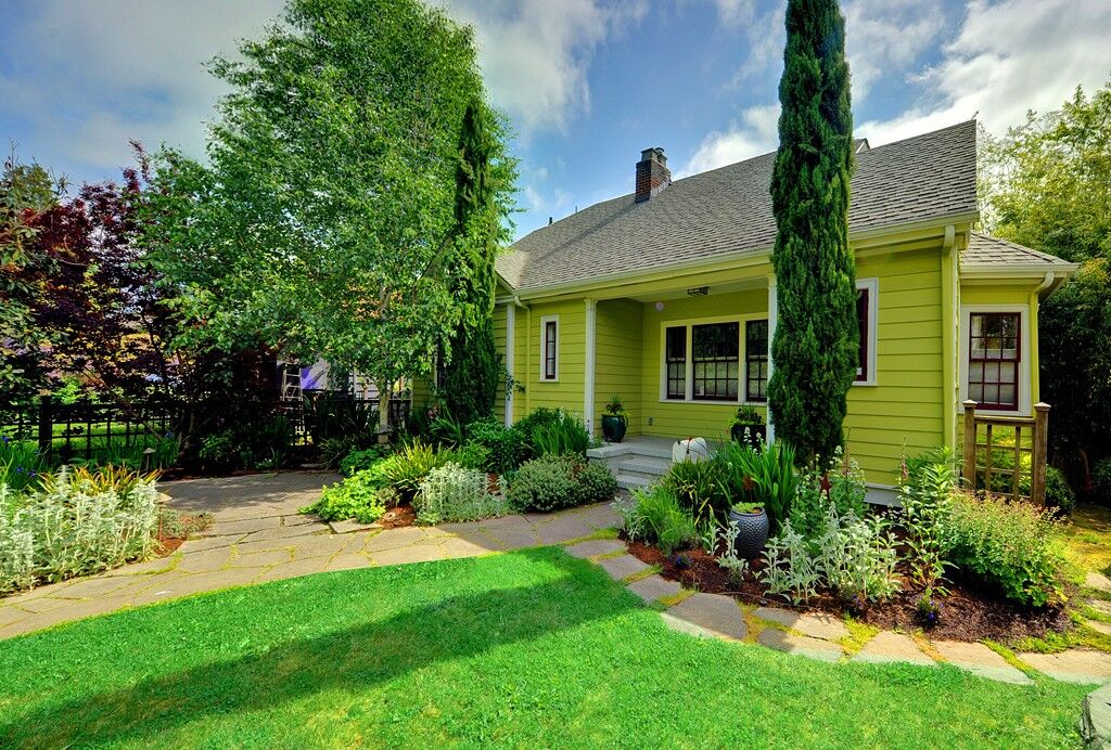 Property Photo:  2312 33rd  Avenue S  WA 98144 