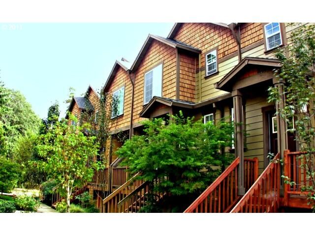 Property Photo:  1047 SW 162nd Ave  OR 97006 