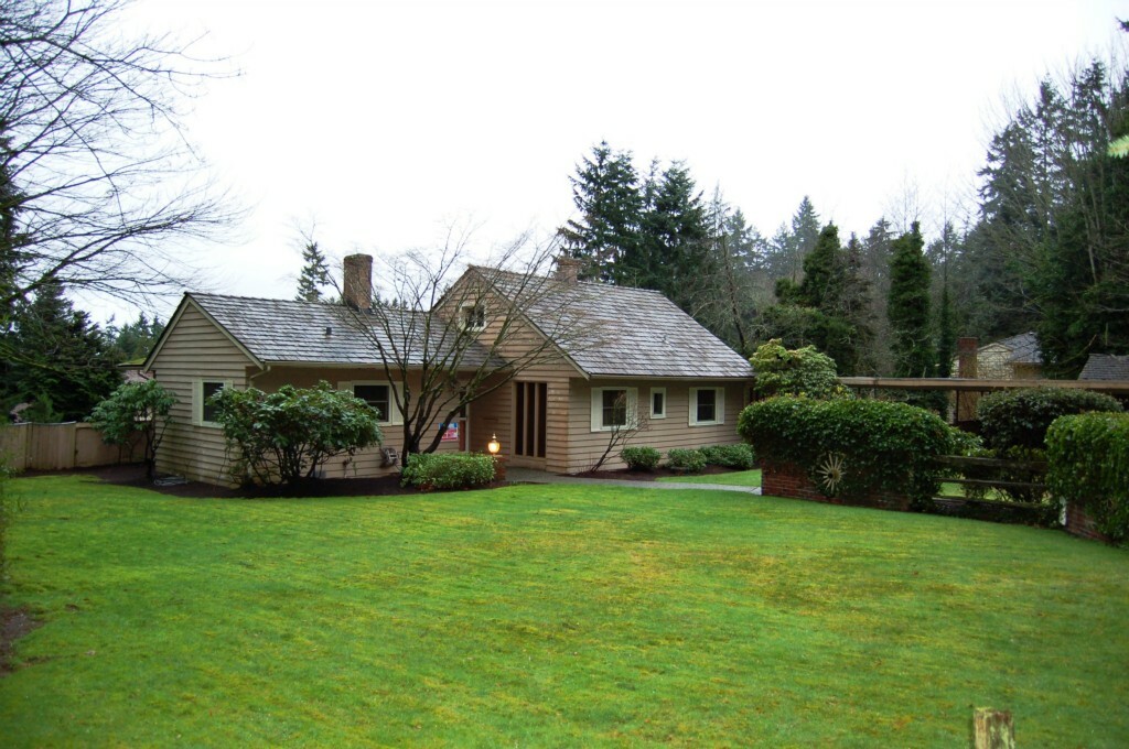 Property Photo:  2612 131st Place NE  WA 98005 