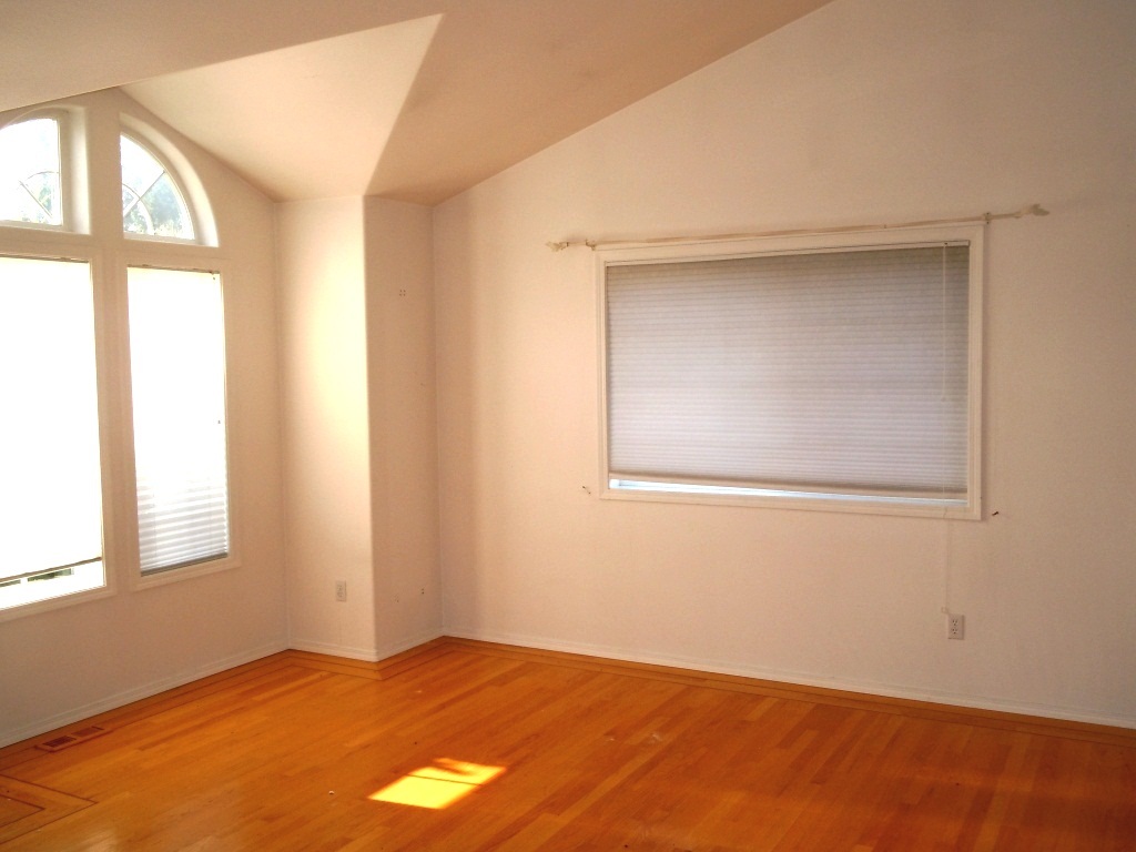 Property Photo: 3733 138th St SW WA 98087