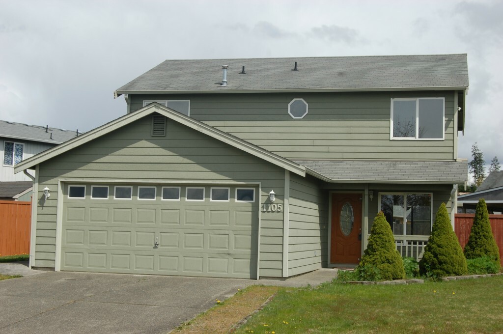 Property Photo:  1105 Village Pkwy E  WA 98387 