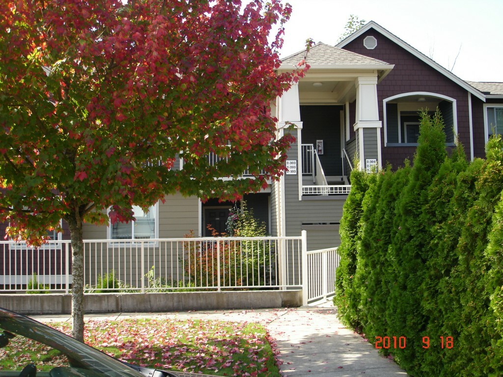 Property Photo:  15302 40th Av Ct W 2103  WA 98087 