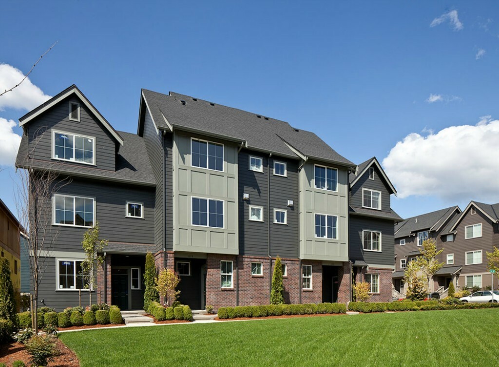 Property Photo: 304 NE Darby Lane 129 WA 98029