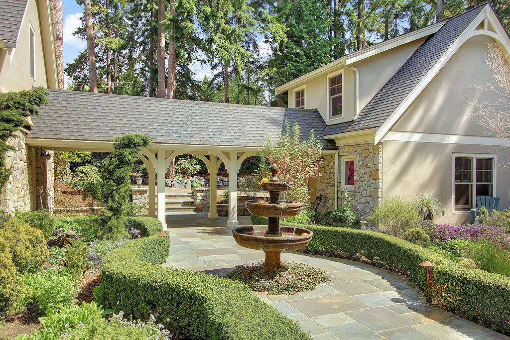 Property Photo: 22714 106th Ave W WA 98020