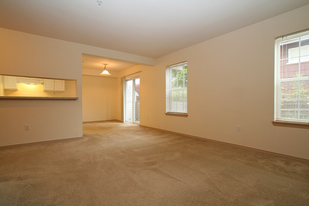 Property Photo: 906 N 96th St WA 98103