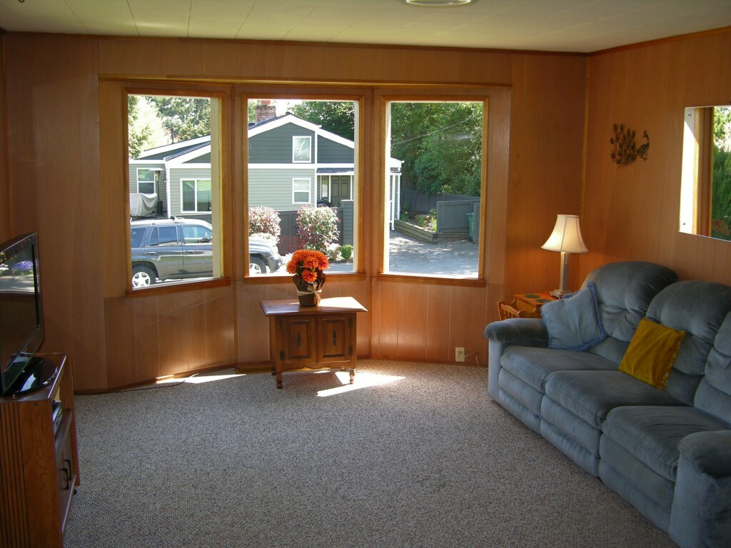Property Photo: 9417 32nd Ave NE WA 98115