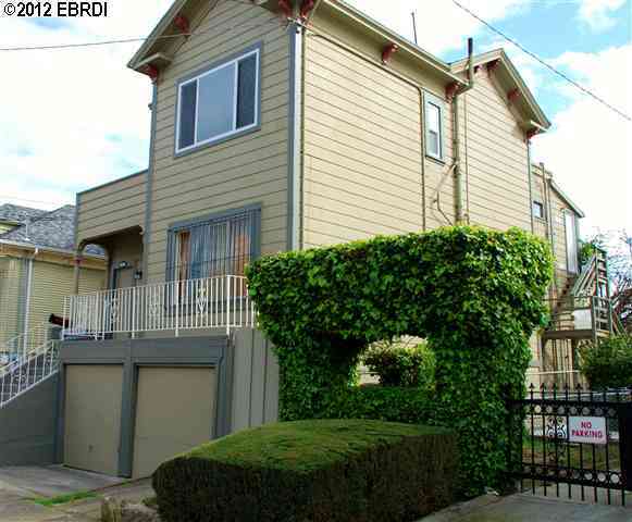 Property Photo: 705 46th St CA 94609-1804