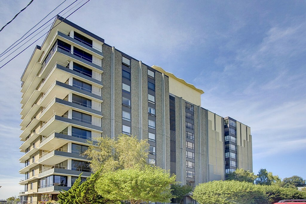 Property Photo: 521 5th Ave W 803 WA 98119