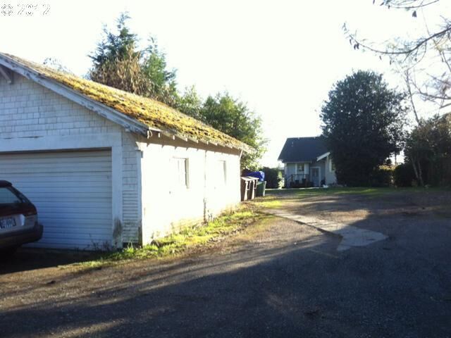 Property Photo:  SW Canby St  OR 97219 