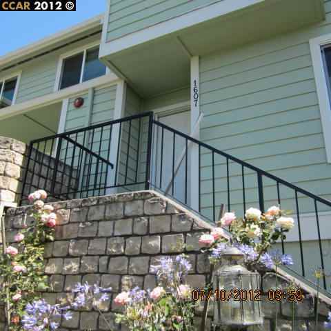 Property Photo:  1607 Liberty St  CA 94530 