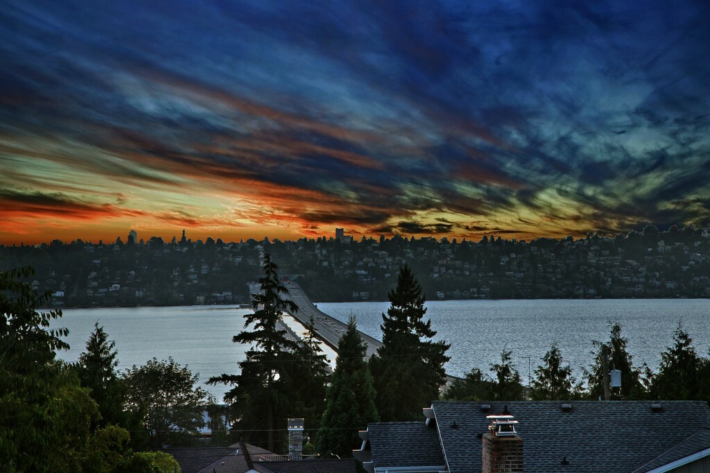 Property Photo: 2412 66th Ave SE WA 98040