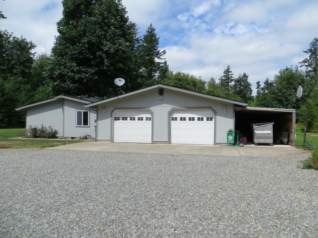 Property Photo: 2124 Harksell Rd WA 98248