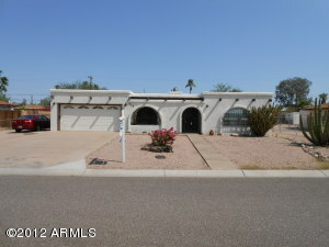 Property Photo:  958 E Friar Avenue  AZ 85119 