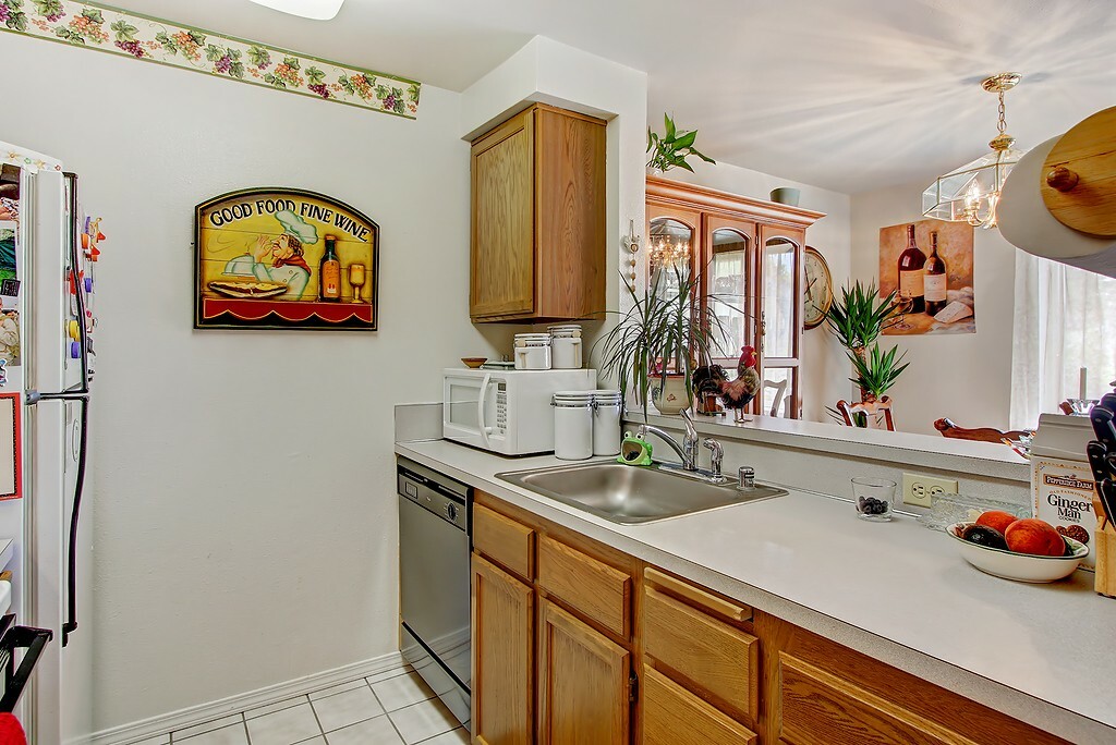 Property Photo:  426 Burnett Ave N  WA 98057 