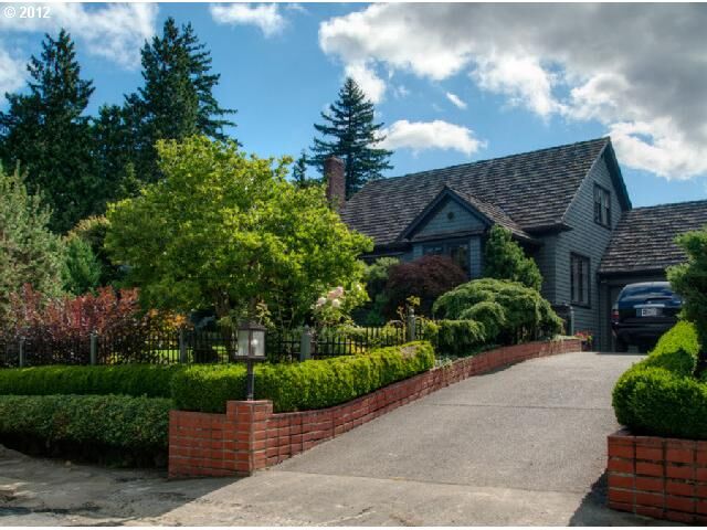 Property Photo:  2650 SW Montgomery Dr  OR 97201 