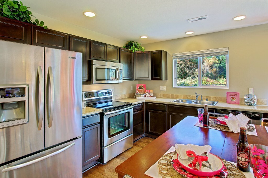 Property Photo: 4273 E Roosevelt Ave WA 98404