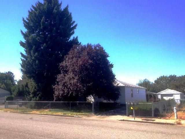 Property Photo: 2003 N Laura Rd WA 99212
