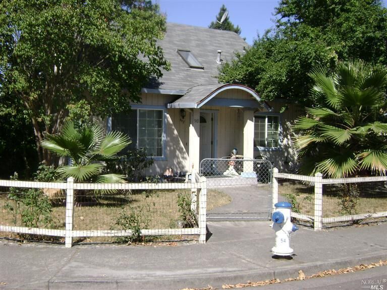 Property Photo:  943 Temple Avenue  CA 95404 