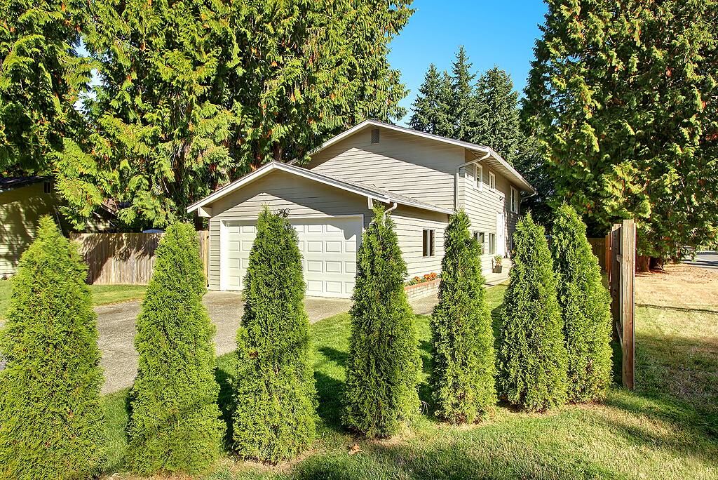 Property Photo: 10466 NE 142nd St WA 98034