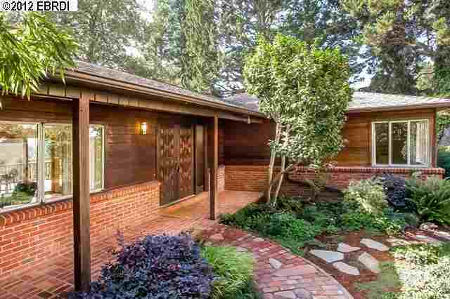 Property Photo: 9019 Skyline Blvd CA 94611-1750
