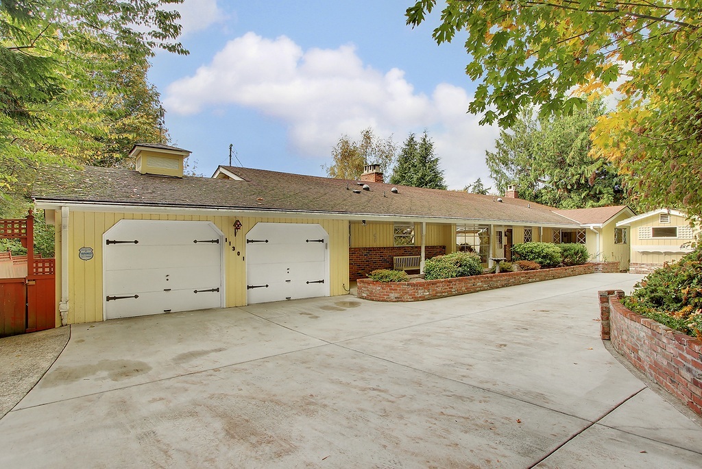 Property Photo: 11301 2nd Ave NW WA 98177