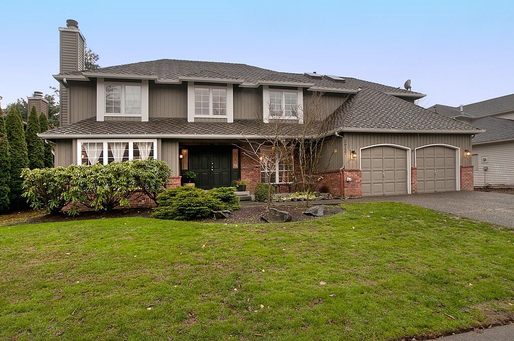 Property Photo:  26127 SE 39th Wy  WA 98029 