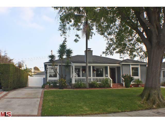 Property Photo:  7906 Beland Ave  CA 90045 