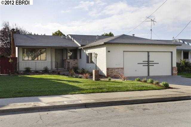 Property Photo:  15547 Sedgeman St  CA 94579-2416 