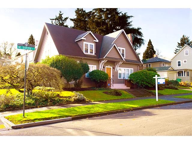 Property Photo:  1932 NE Siskiyou St  OR 97212 
