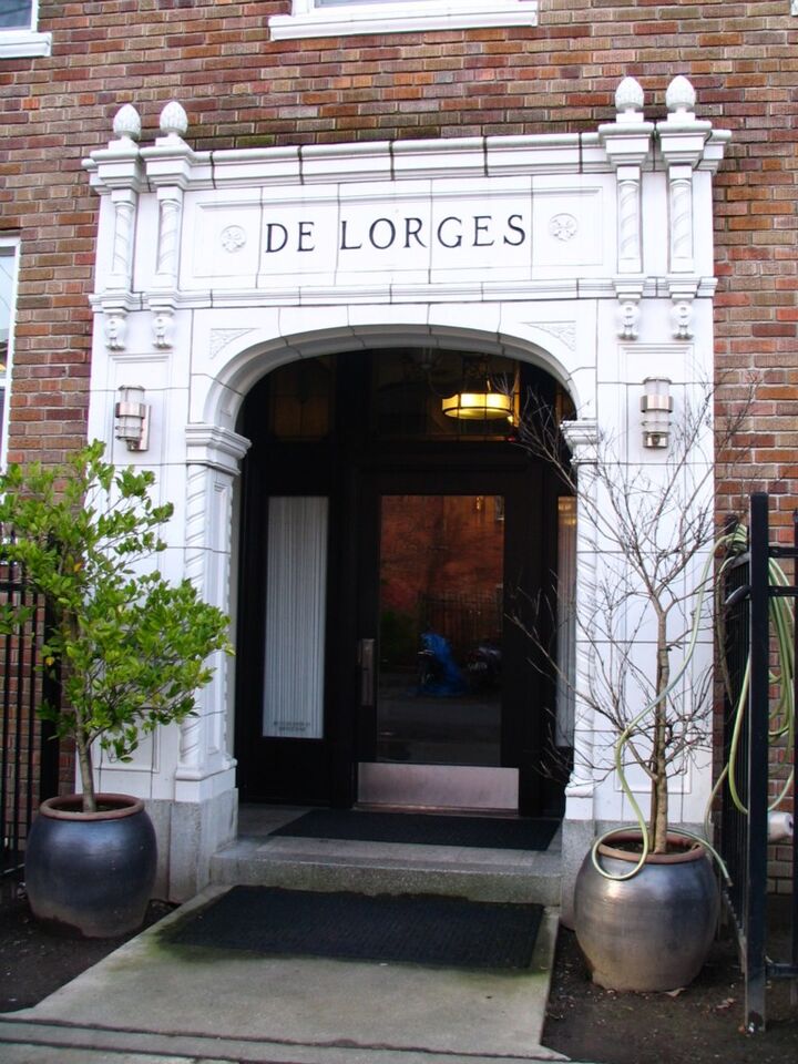 325 Harvard Ave E 205  Seattle WA 98102 photo