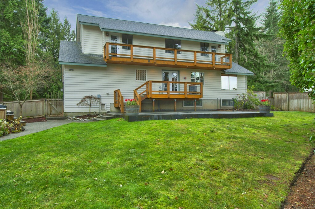 Property Photo:  11517 Tyler Place NE  WA 98110 