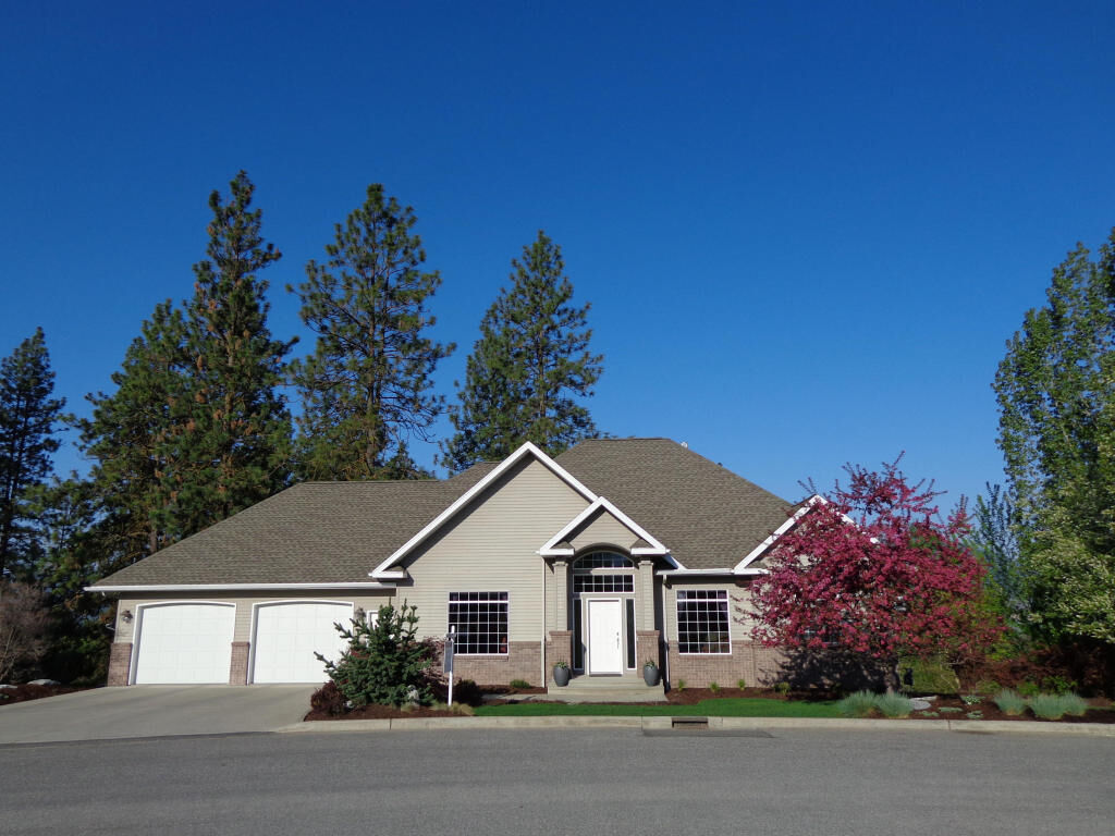 Property Photo: 1782 Fairway Loop WA 99114