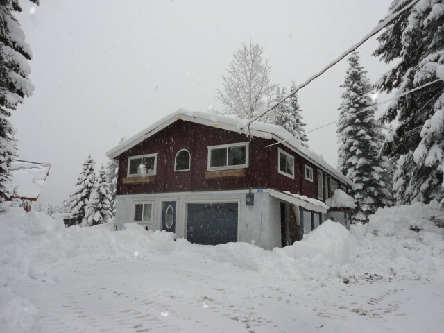 Property Photo: 1651 State Road 906 WA 98068