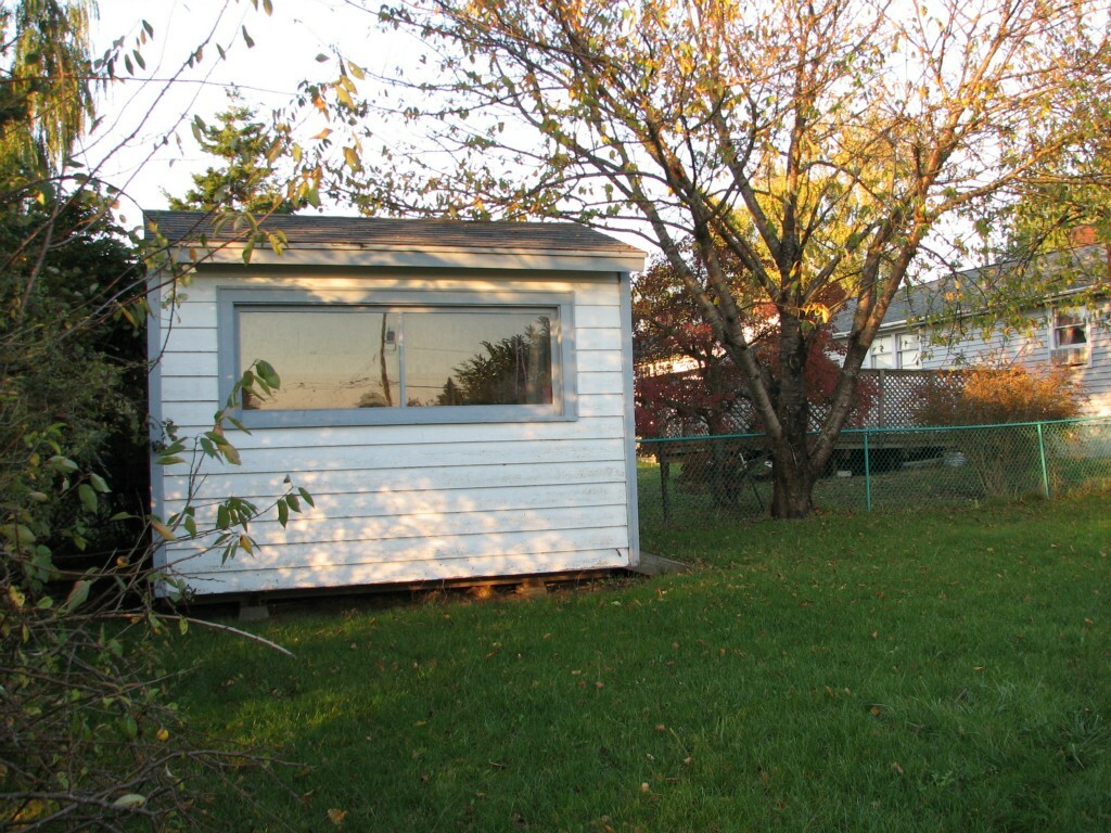 Property Photo:  381 SE Oleary St  WA 98277 