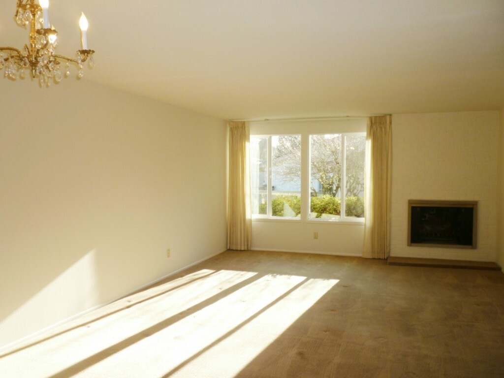 Property Photo: 2440 140th Ave NE 19 WA 98005