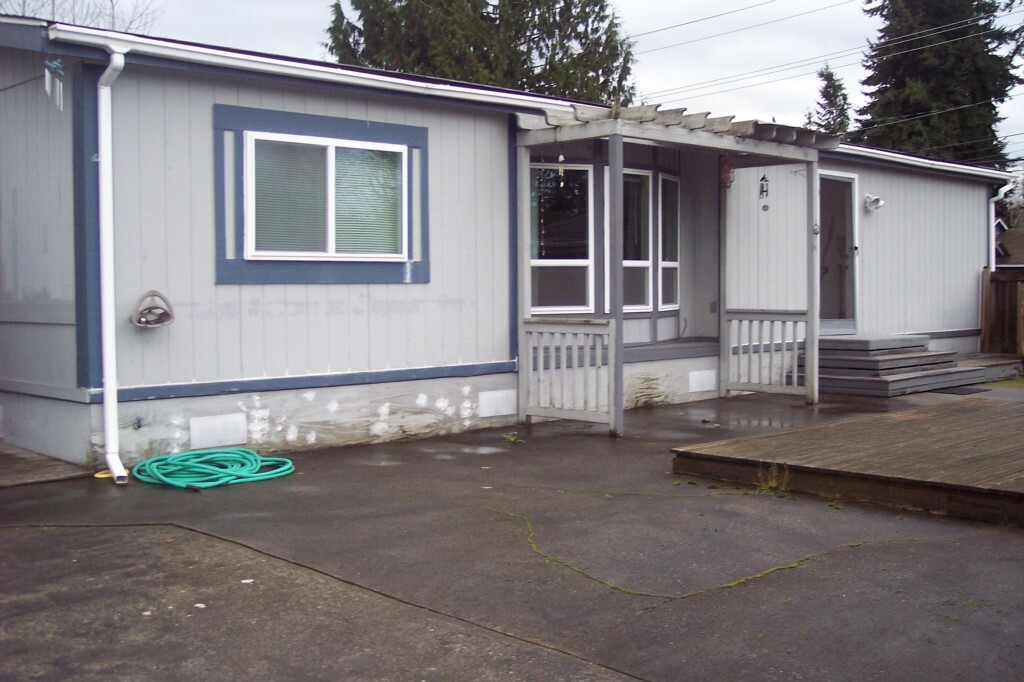 Property Photo:  10710 Holly Dr  WA 98204 