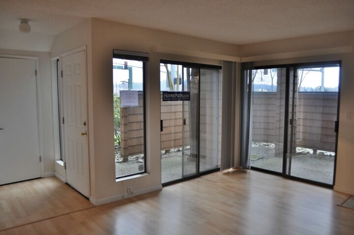 Property Photo:  11508 NE 128th Street 16  WA 98034 