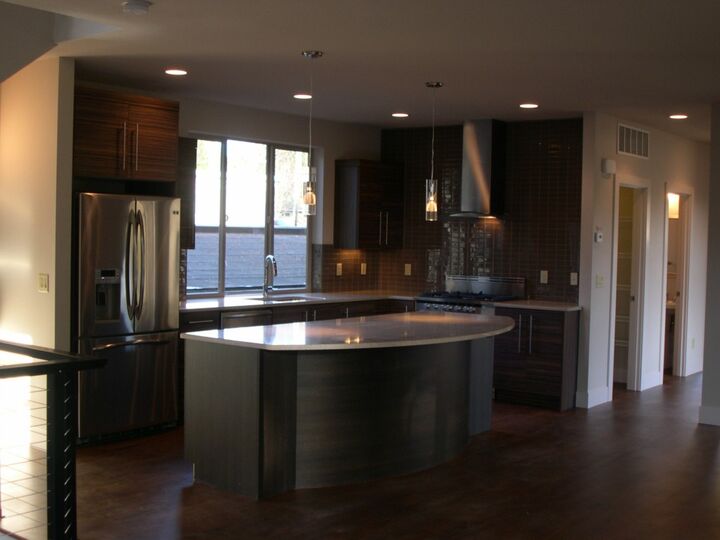 Property Photo:  320 Tenth Ave S  WA 98033 