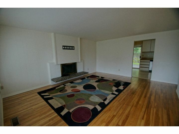 Property Photo: 16711 NE 21st St WA 98008