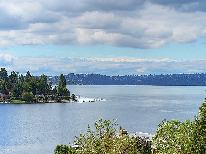 Property Photo:  4546 Lake Washington Blvd NE  WA 98033 