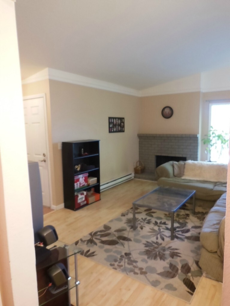 Property Photo: 19725 76th Ave W B8 WA 98036