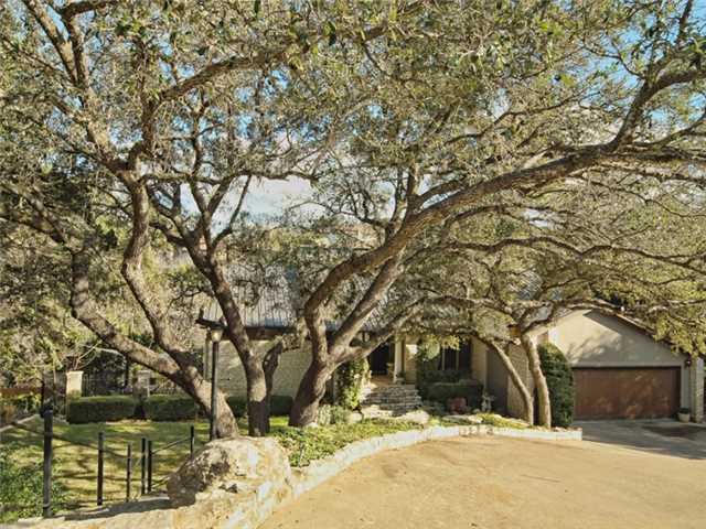 Property Photo: 213 Capri TX 78734