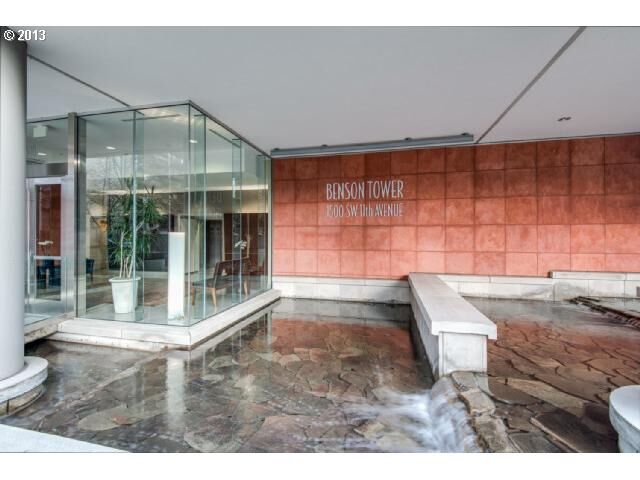 Property Photo: 1500 SW 11th Ave 1601 OR 97201